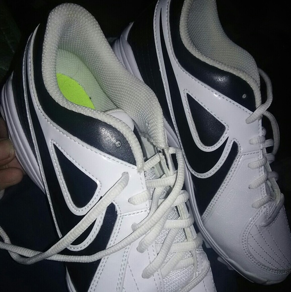 COPY - Nike Softball Cleats - $ Negotiable - Picture 1 of 2